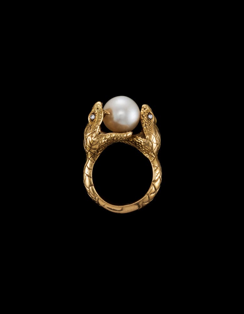 Magician Pearl Ring