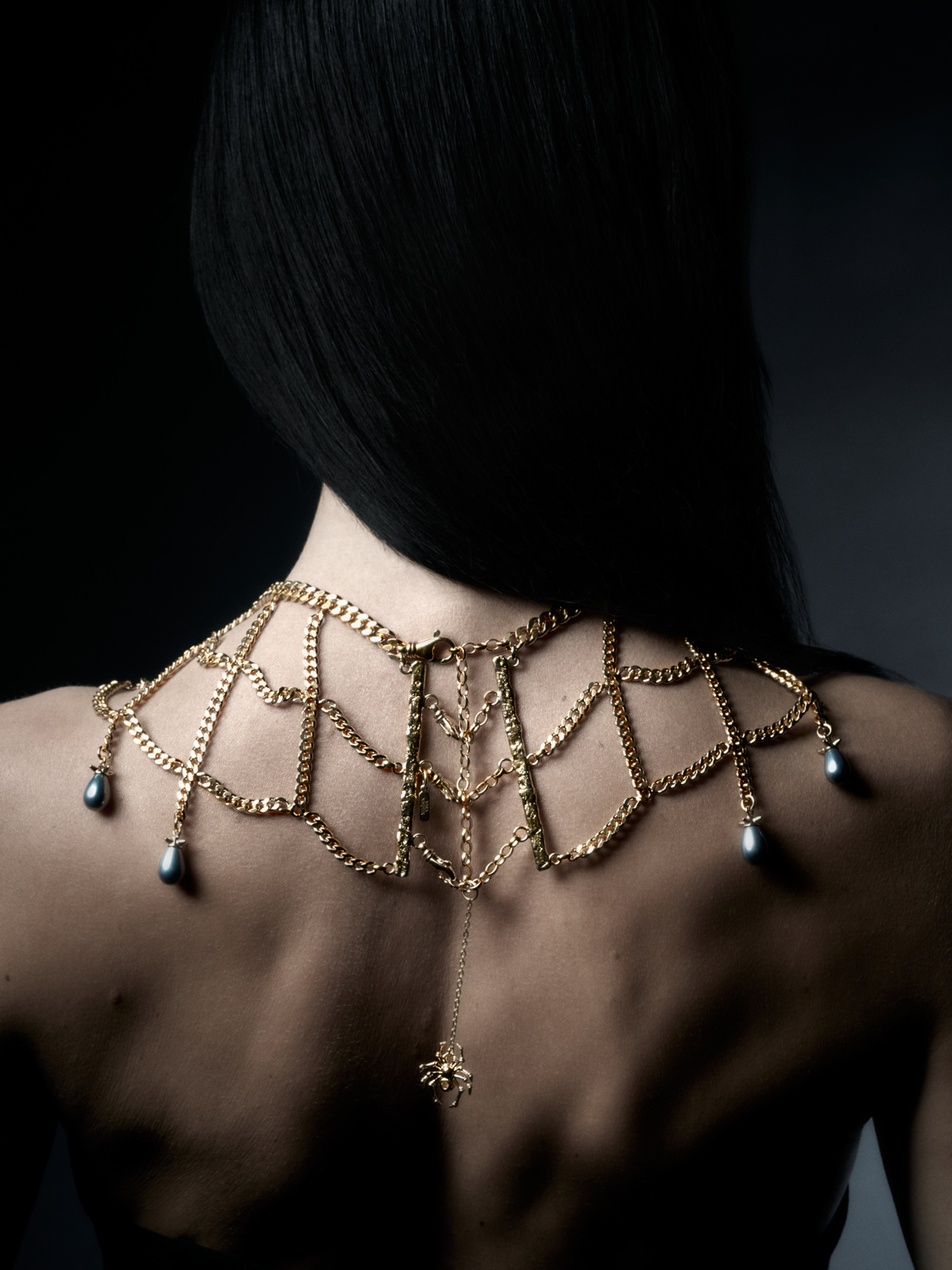 The Spider's Web Neckpiece-image-3