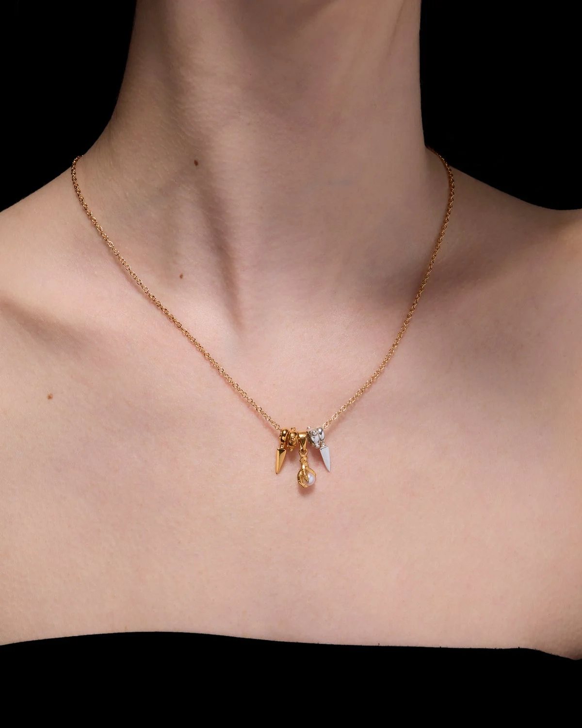 Tiny Poison Arrow Necklace-image-2
