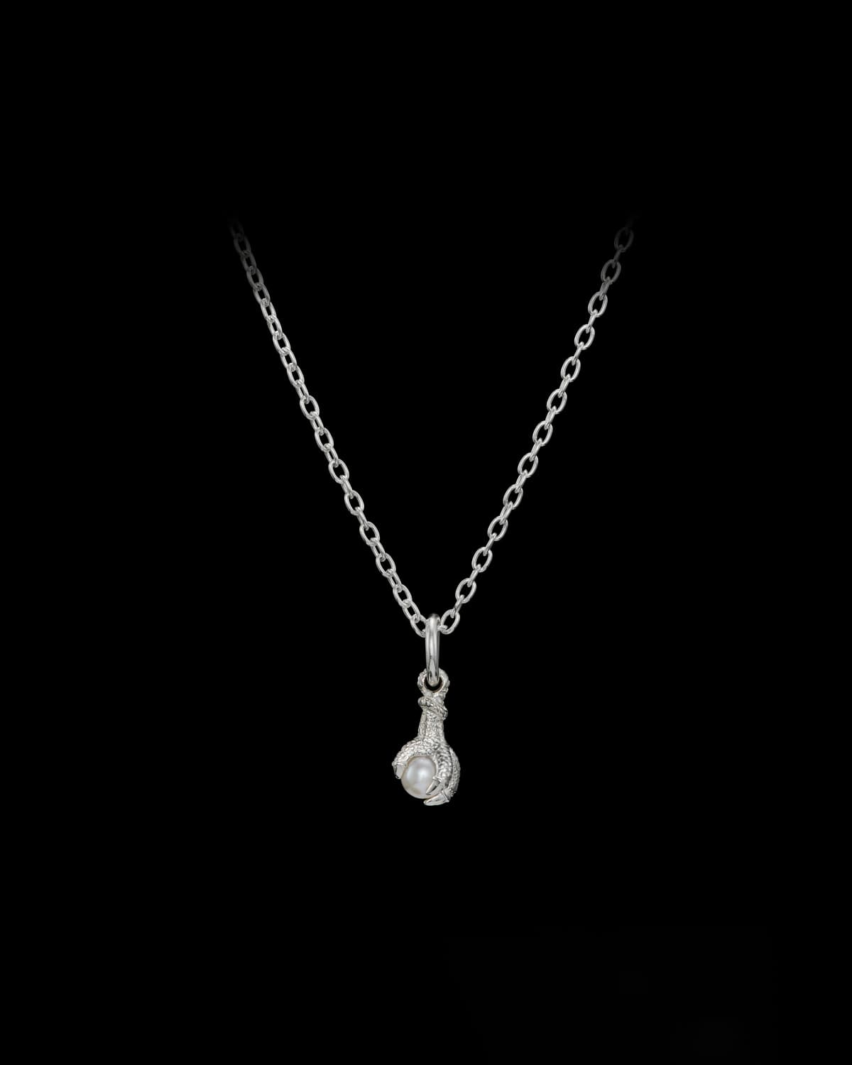 Tiny Claw Pearl Necklace