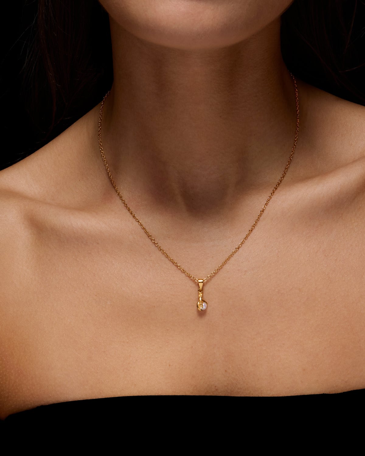 Tiny Claw Pearl Necklace-image-1